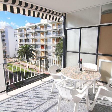 Aries Basic Apartment Салоу Екстериор снимка