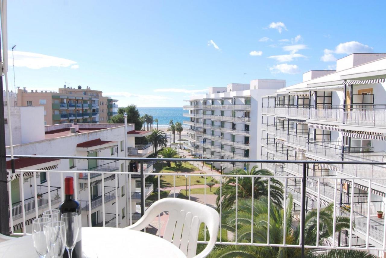 Aries Basic Apartment Салоу Екстериор снимка