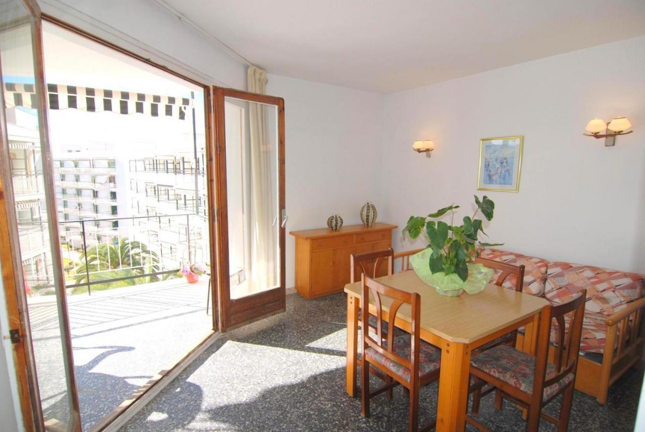 Aries Basic Apartment Салоу Екстериор снимка
